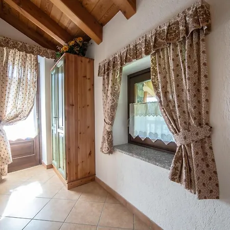 Chalet Ad Lignum Allein
