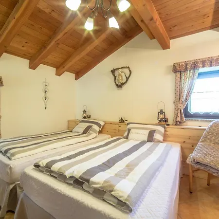 Chalet Ad Lignum Allein